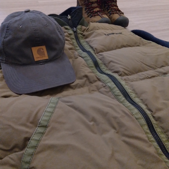 Carhartt hat. - Picture 2 of 6